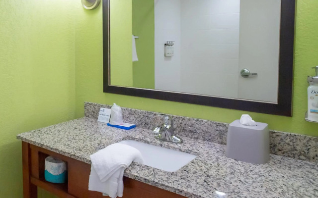 Holiday Inn Express Hickory-Hickory Mart by IHG
