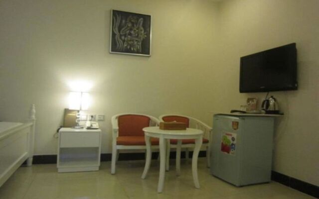 Queen Central Apartment Hotel