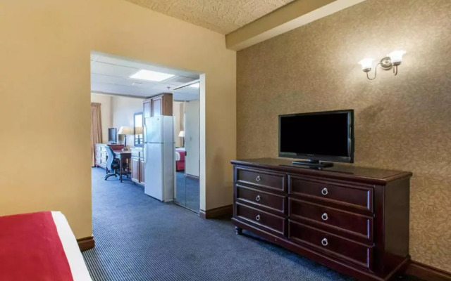 Shoreline Inn & Conference Center, Ascend Collection