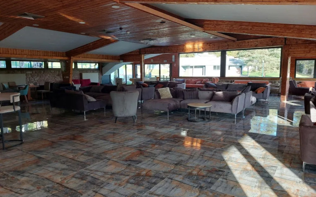 Hôtel Parc & Spa les Cigognes
