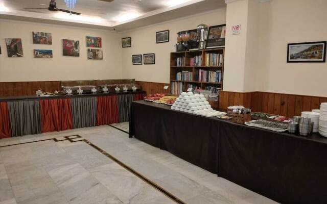 The Posh Hotel near Mall Road with Hassle Free Covered Parking