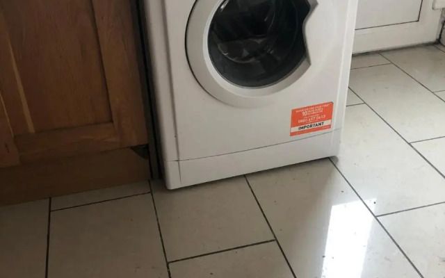 Cheerful 4 bedroom town house with bbq,