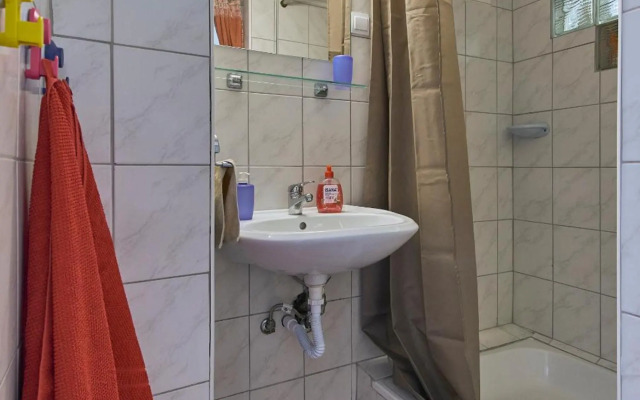 LEM Suburban Apartment