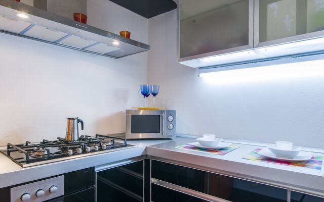 Della Scala Modern Apartment