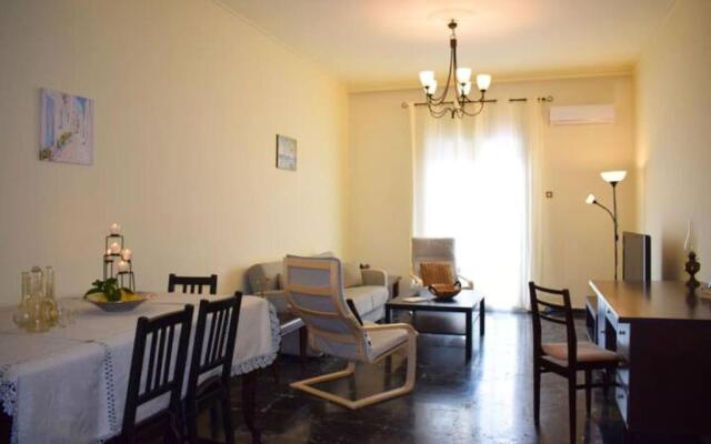 Marble Cool 2-bedroom Down Town Yard House