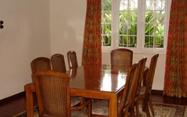 Amboni Lodge