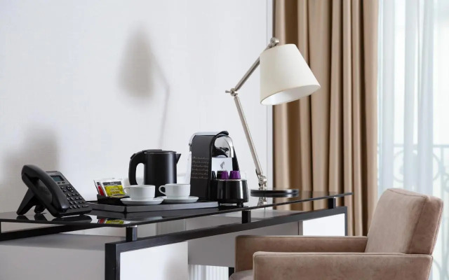 Вo'ston Hotel