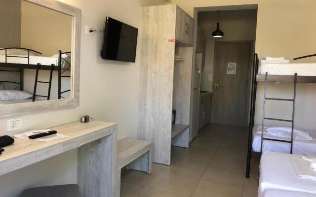 Paradise Apartments & Suites