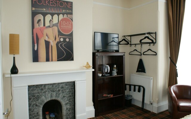 10 to12 Folkestone Bed  Breakfast