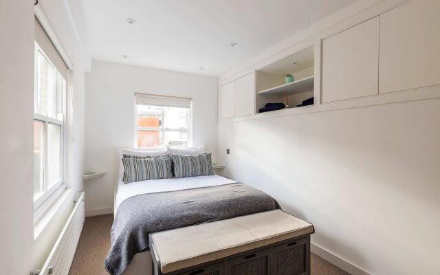 Charming Two Bed Maisonette in Notting Hill