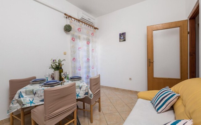 Amazing Apartment in Lopar With Wifi and 2 Bedrooms