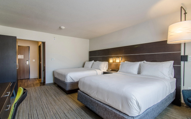 Holiday Inn Express & Suites Atchison by IHG