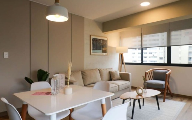 w Fancy 2BR With Balcony in Miraflores