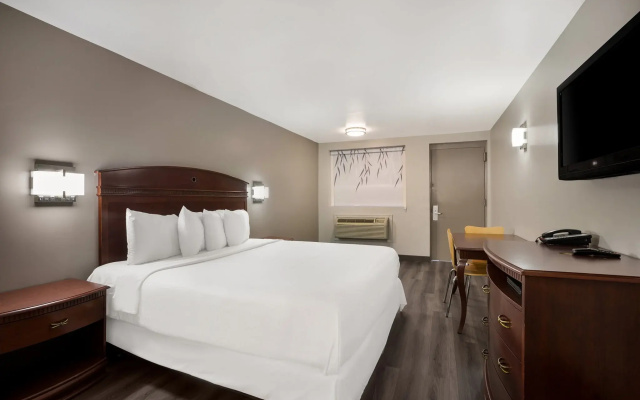 OYO Hotel Edison NJ Route 1