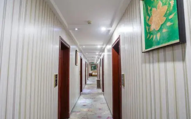 Shunhe Hotel (Xinyang Pingqiao Liugaolibao Plaza Branch)