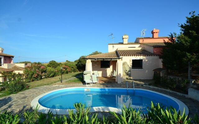 Traditional villa in Stintino with private garden and pool