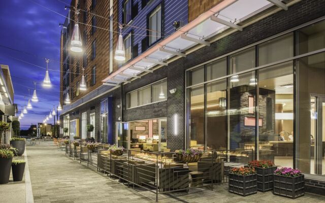 Hyatt Place Cleveland / Westlake / Crocker Park