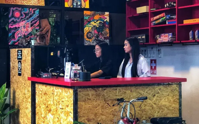 Cafe Moto Hostel