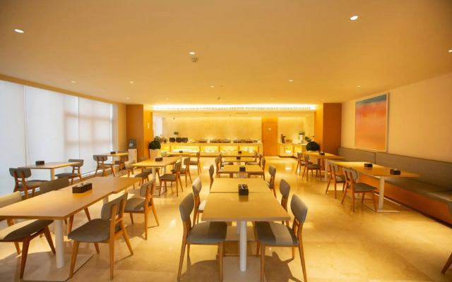 Ji Hotel (Zhengzhou East Railway Station)