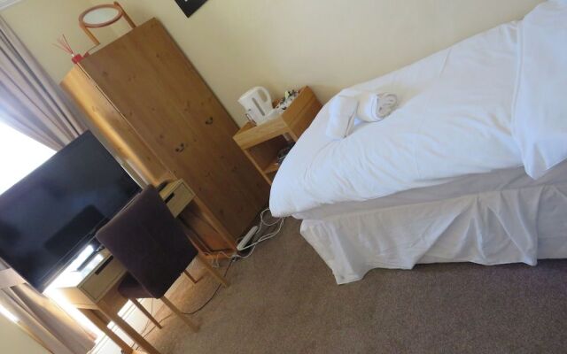 The Queens Arms Hotel