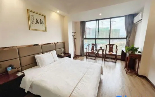 Zhuyuan Village Business Hotel