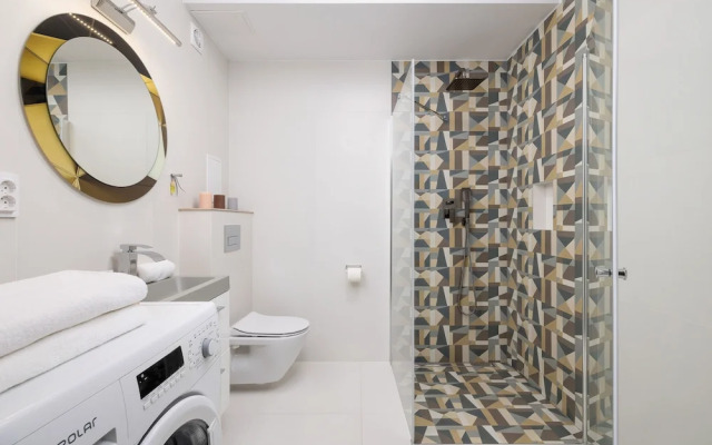 Apartment Mondrian by Renters