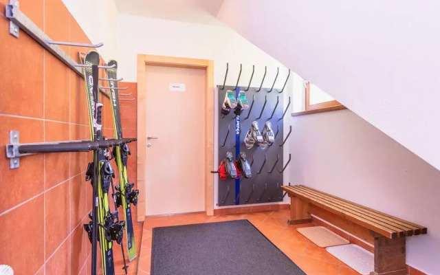 Elegant Apartment in Saalbach-hinterglemm Near Ski Bus