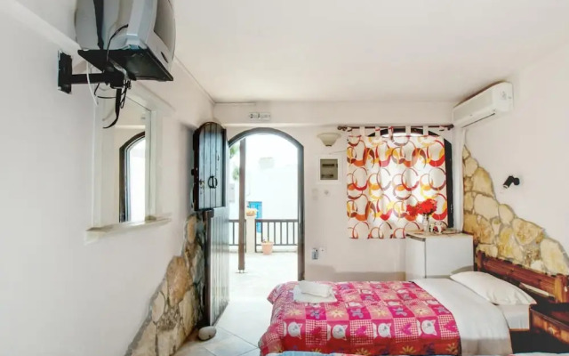 Coral Rooms