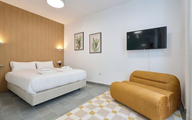 Naranjas y Limones, by Homing U