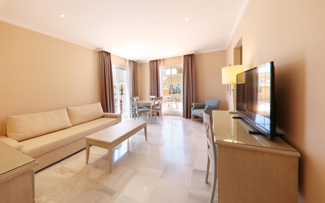 Отель Iberostar Waves Málaga Playa