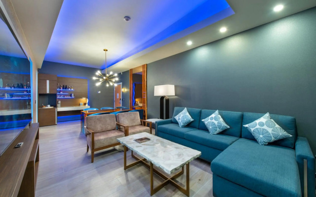 Shade Hotel