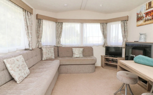 23 Manleigh Park