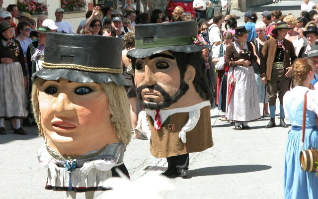 Splendid Chalet with Garden, Bbq, Balcony, Heating, Parking