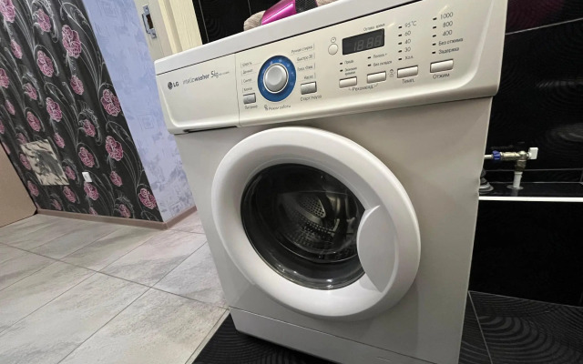 Алые паруса в микрорайоне Крылатый 24/4