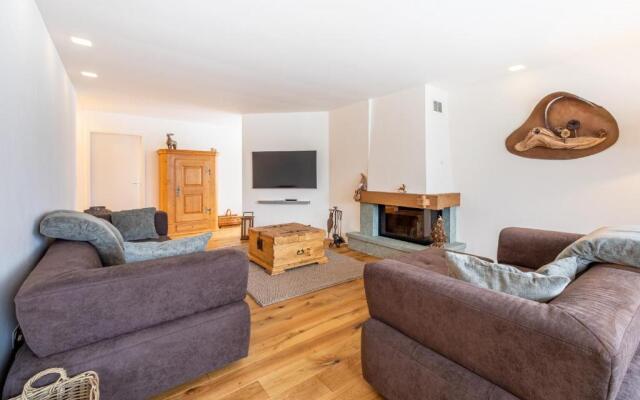 LAAX Homes - Val Signina 7-12