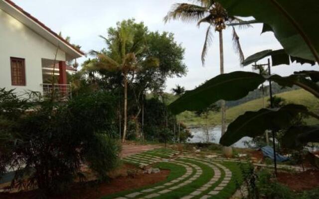 Misty Mornings Resort