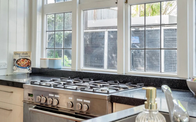 Classic 3 Bedroom Home near Ponsonby Rd