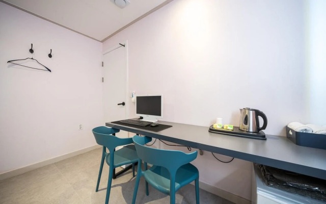 Uiwang Hotel Nine
