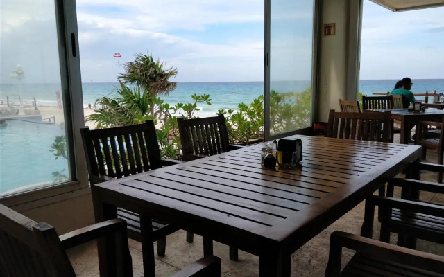 Ocean Front Suite, balcony, kitchen.