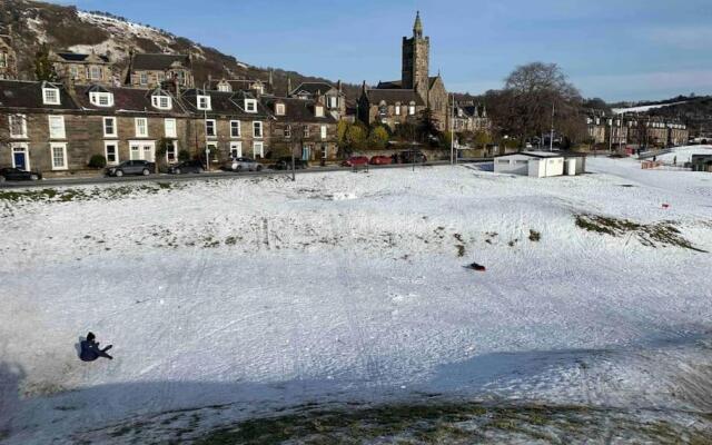 Lovely 2 bedroom condo in Burntisland, Fife