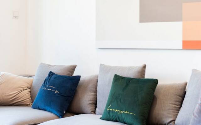 StarHome West Nanjing Road Branch