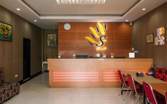 RedDoorz Plus near Sangkareang Park