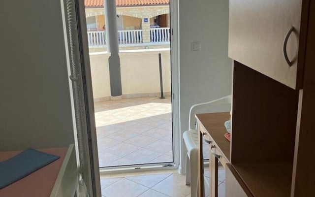 Studio Apartment Vir 4