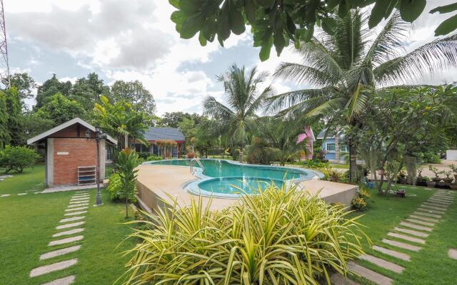 OYO 75339 Full Frame Resort (Vaccinated Staff)