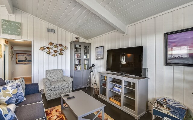 Beachfront Charm - 3 Br Home