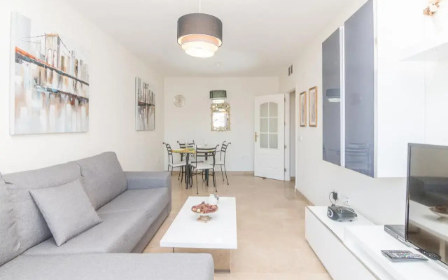 2066-Apt 2 bedrooms on beach, tenis, gym, pool