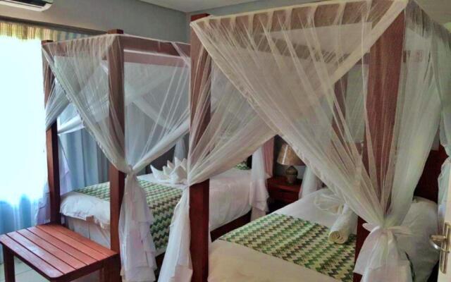 Tlou Safari Lodge