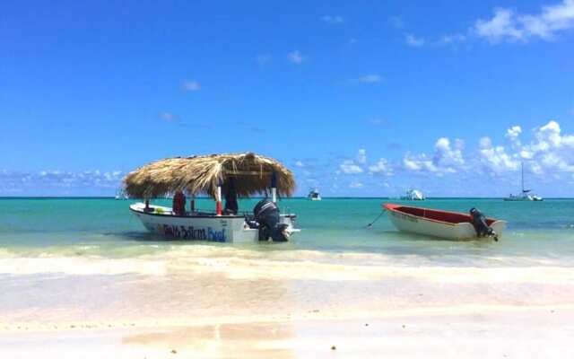 Los Corales Beach Front E101