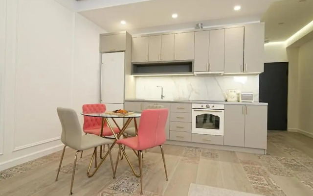 Luxury 2BR apartment in the center