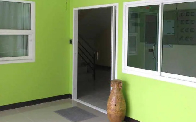 Green Place Apartment